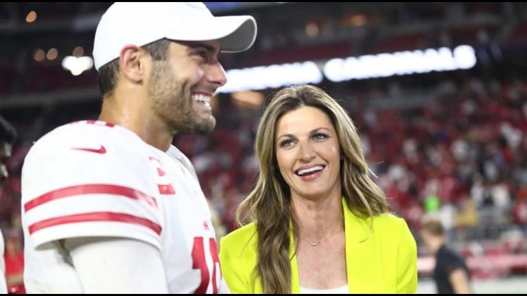 How to flirt while playing sports: expert advice